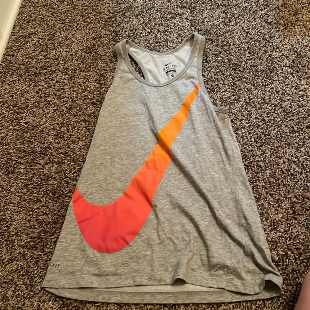 nike tank!